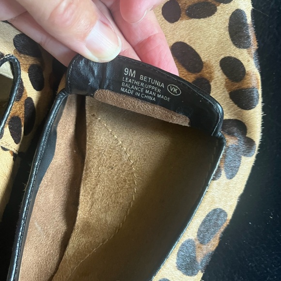 AEROSOLES Leopard Animal Print Loafers - Picture 7 of 9